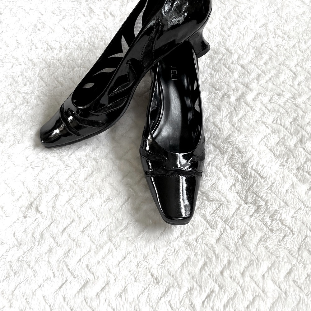 Vaneli 🖤 Black Patent Shoes size 8